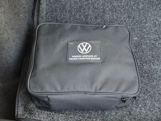 2025 Volkswagen Taos 1.5T SE Black