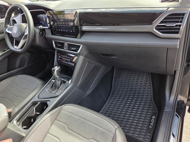 2025 Volkswagen Taos 1.5T SE Black