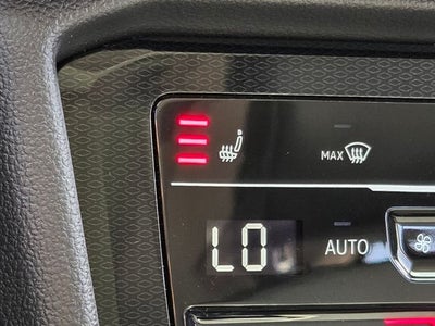 2025 Volkswagen Taos 1.5T SE Black