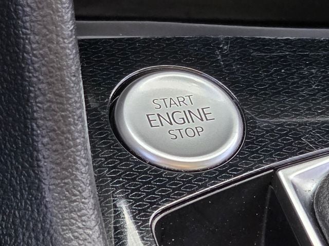 2025 Volkswagen Taos 1.5T SE Black