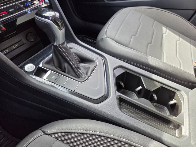 2025 Volkswagen Taos 1.5T SE Black