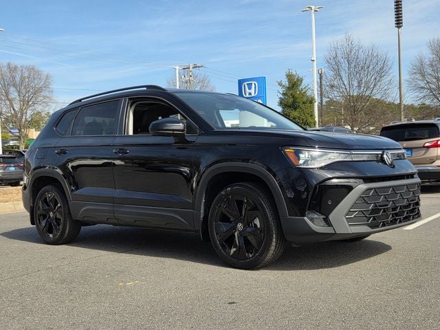 2025 Volkswagen Taos 1.5T SE Black