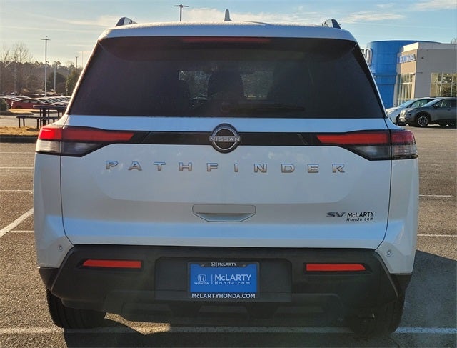 2024 Nissan Pathfinder SV
