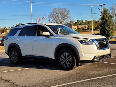 2024 Nissan Pathfinder SV
