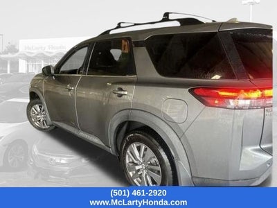 2022 Nissan Pathfinder SV