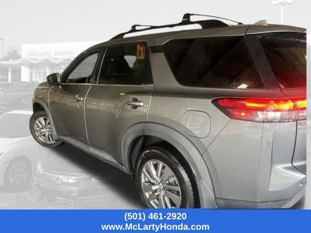 2022 Nissan Pathfinder SV