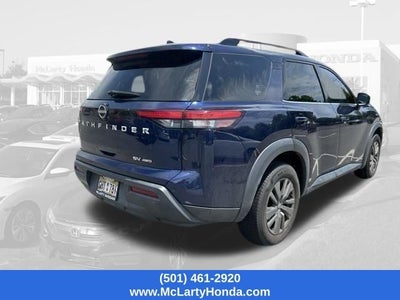 2022 Nissan Pathfinder SV