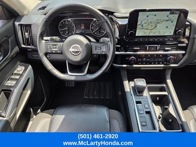 2025 Nissan Pathfinder SL