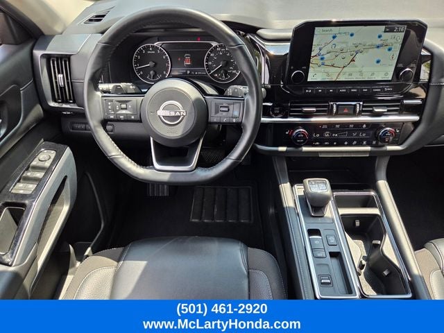2025 Nissan Pathfinder SL