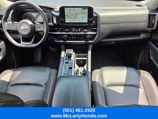 2025 Nissan Pathfinder SL