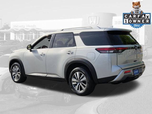 2025 Nissan Pathfinder SL