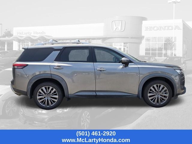2023 Nissan Pathfinder SL