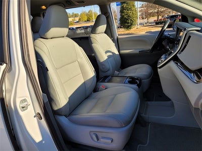 2020 Toyota Sienna XLE