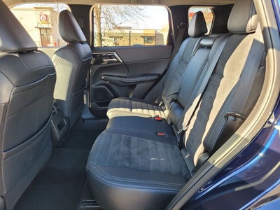 2024 Mitsubishi Outlander SE