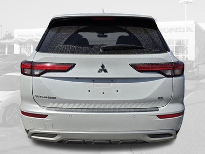 2024 Mitsubishi Outlander SE