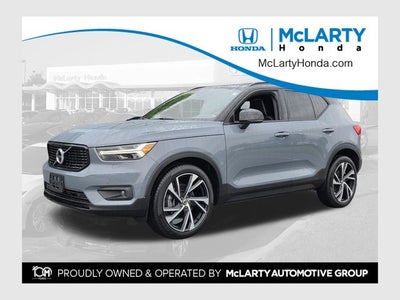 2020 Volvo XC40 R-Design