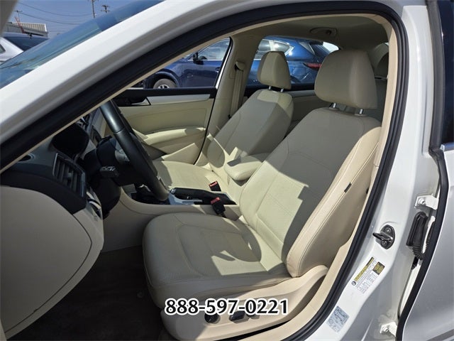 2013 Volkswagen Passat TDI SE w/Sunroof