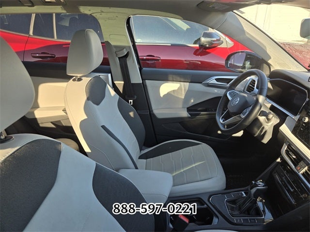 2025 Volkswagen Taos 1.5T SE