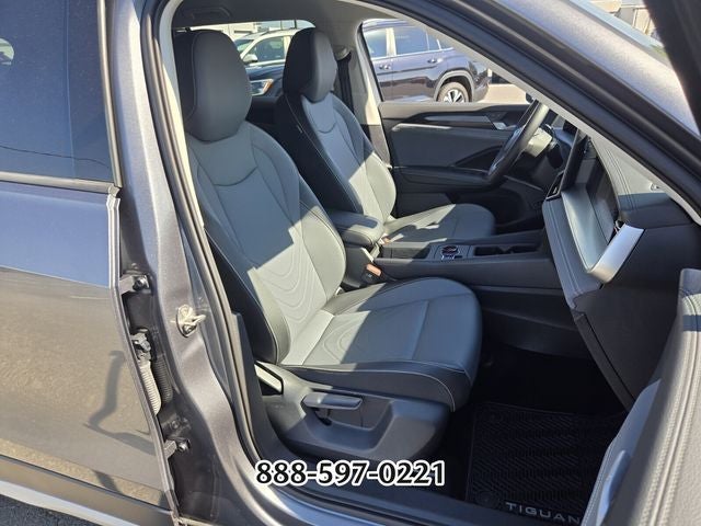 2025 Volkswagen Tiguan 2.0T SE
