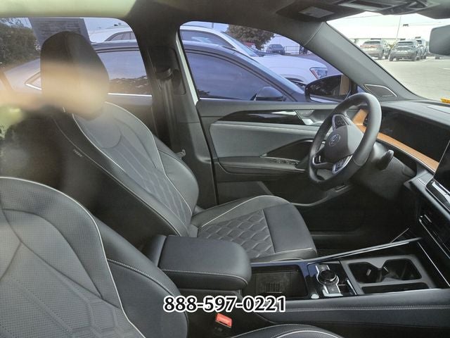 2025 Volkswagen Tiguan 2.0T SEL R-Line