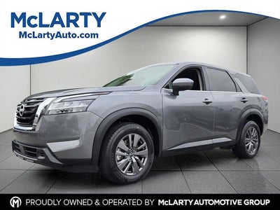 2022 Nissan Pathfinder S