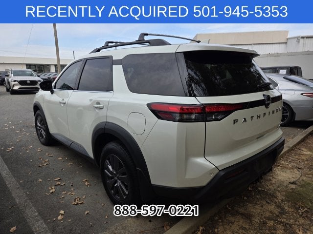 2023 Nissan Pathfinder SV