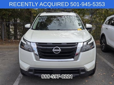 2023 Nissan Pathfinder SV