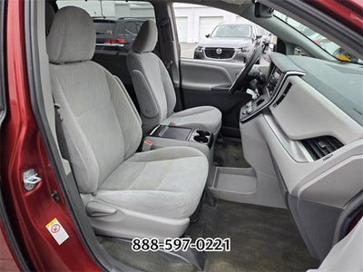 2018 Toyota Sienna L 7 Passenger
