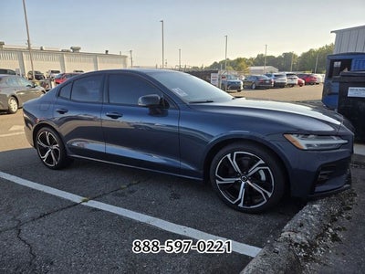 2024 Volvo S60 B5 Plus Dark Theme