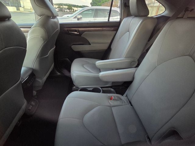 2022 Toyota Highlander Hybrid Limited
