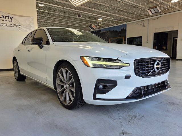 2021 Volvo S60 T5 Momentum