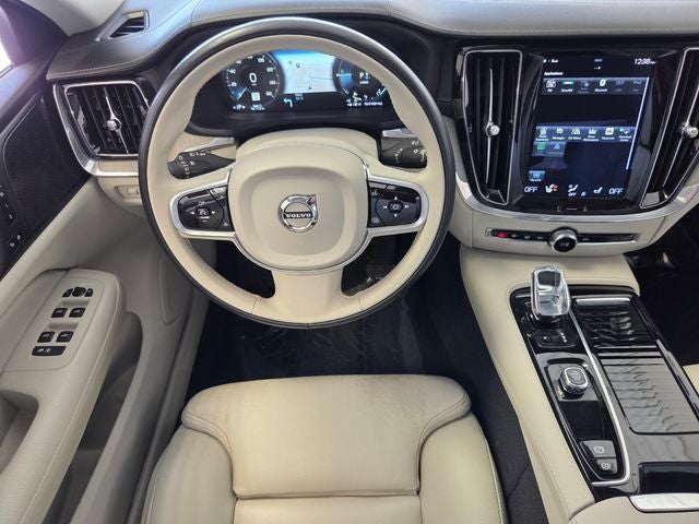 2022 Volvo S60 Recharge Plug-In Hybrid T8 Inscription