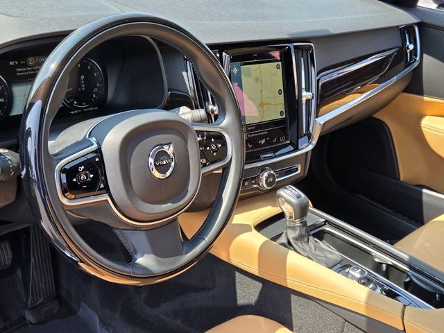 2017 Volvo S90 T6 Momentum