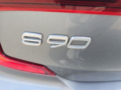 2017 Volvo S90 T6 Momentum