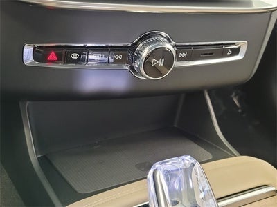 2026 Volvo XC90 B6 Plus 6-Seater