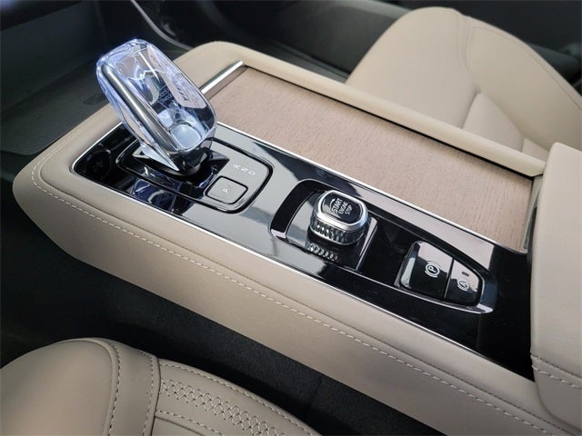 2026 Volvo XC90 B6 Plus 6-Seater