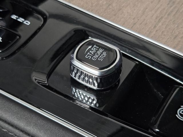 2025 Volvo XC90 B6 Plus 7-Seater 2025.5