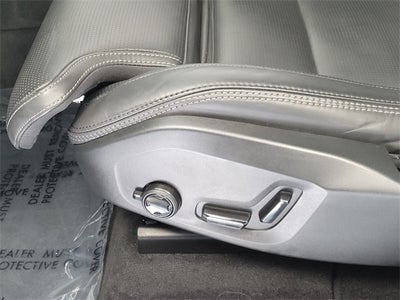 2023 Volvo XC60 B5 Ultimate Bright Theme