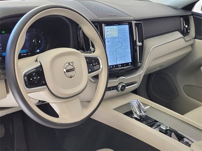 2023 Volvo XC60 B5 Ultimate Bright Theme