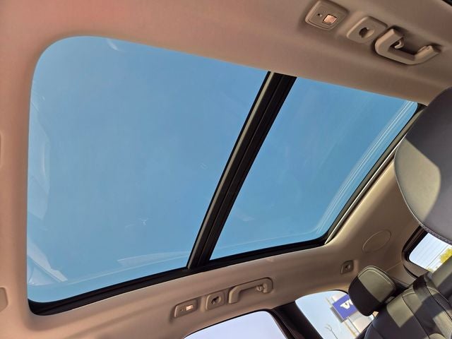 2023 Volvo XC60 B5 Ultimate Bright Theme