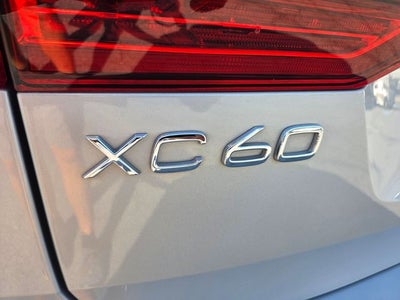 2023 Volvo XC60 B5 Ultimate Bright Theme