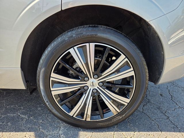 2023 Volvo XC60 B5 Ultimate Bright Theme