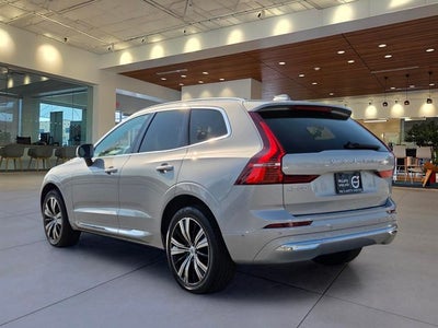 2023 Volvo XC60 B5 Ultimate Bright Theme