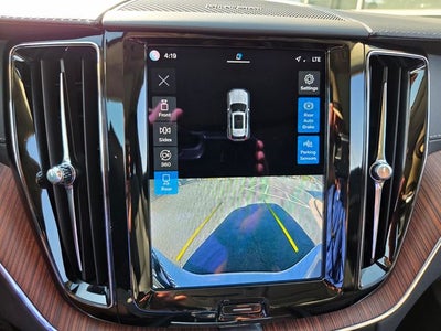 2023 Volvo XC60 B5 Ultimate Bright Theme