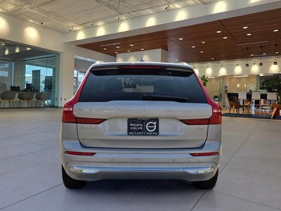 2023 Volvo XC60 B5 Ultimate Bright Theme