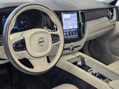 2024 Volvo XC60 B5 Plus Dark Theme