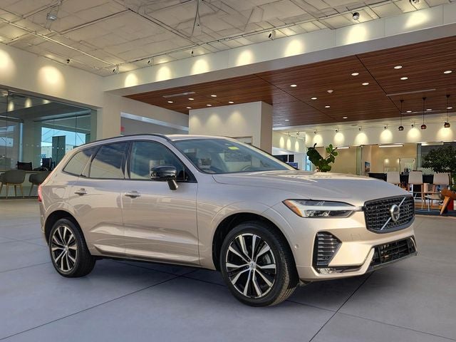 2024 Volvo XC60 B5 Plus Dark Theme