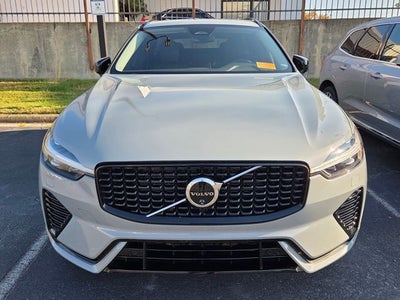 2024 Volvo XC60 B5 Plus Dark Theme