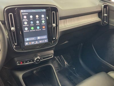 2025 Volvo XC40 B5 Plus Bright Theme