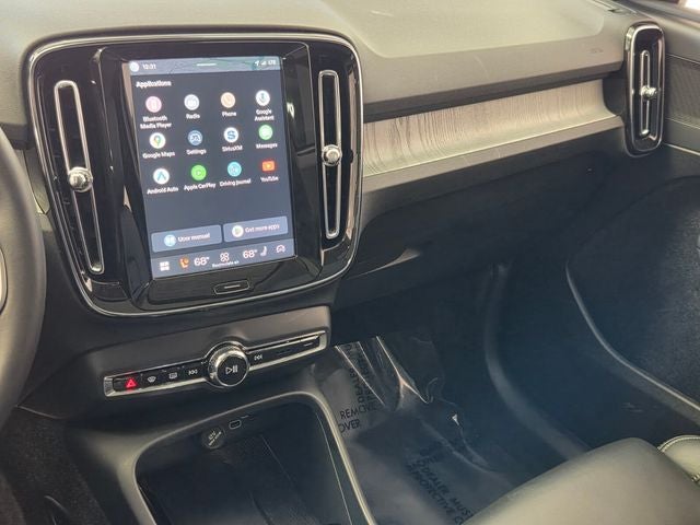 2025 Volvo XC40 B5 Plus Bright Theme